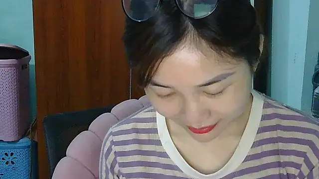 Uhem112 online show from October 7, 2025, 12:52 am