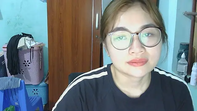 Uhem112 online show from October 17, 2025, 12:52 pm