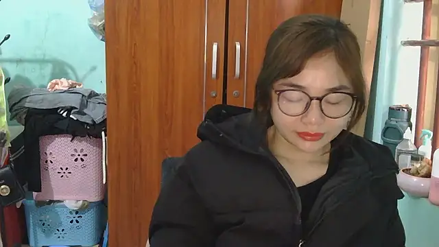 Uhem112 online show from December 16, 2025, 12:37 am