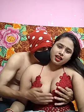 Seducing couple online show from July 27, 2026, 11:17 am