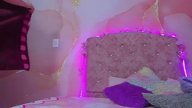 violet taylor  online show from January 16, 2026, 2:15 am