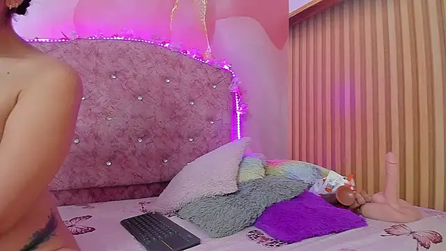 violet taylor  online show from February 9, 2026, 2:15 am