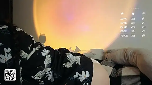 OdelynBagge online show from October 10, 2025, 5:34 pm