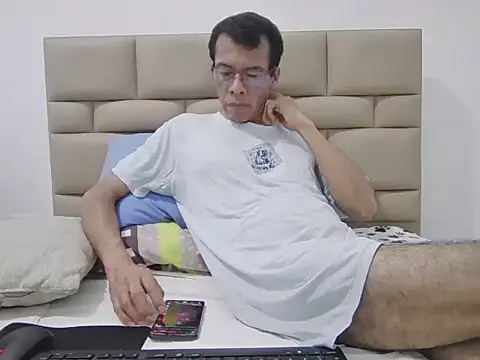 skinnylatino51 online show from September 21, 2025, 12:23 am