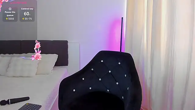 AshleyEttheenn online show from October 12, 2025, 11:53 am