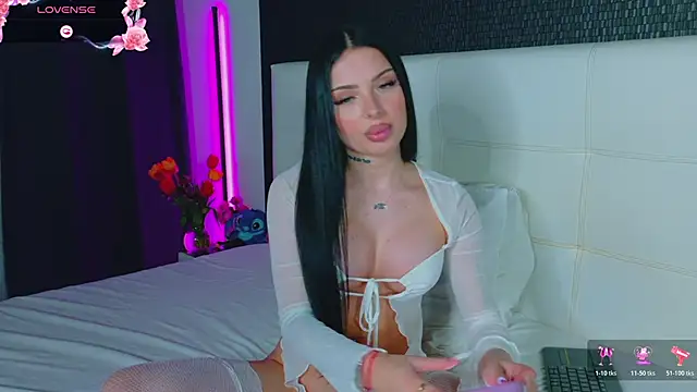 AshleyEttheenn online show from April 10, 2026, 5:28 pm