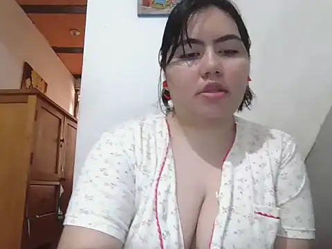 RubyRouge23 online show from July 30, 2026, 4:50 pm