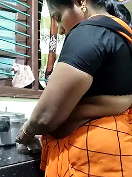 Snapshot of papukurty chatting on April 4, 2026, 3:31 pm papukurty online show from April 4, 2026, 3:31 pm