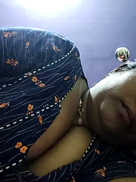 Snapshot of papukurty chatting on April 14, 2026, 11:33 pm papukurty online show from April 14, 2026, 11:33 pm