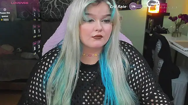 Snapshot of _CandyM1lky_ chatting on November 6, 2025, 6:36 am CandyM1lky online show from November 6, 2025, 6:36 am