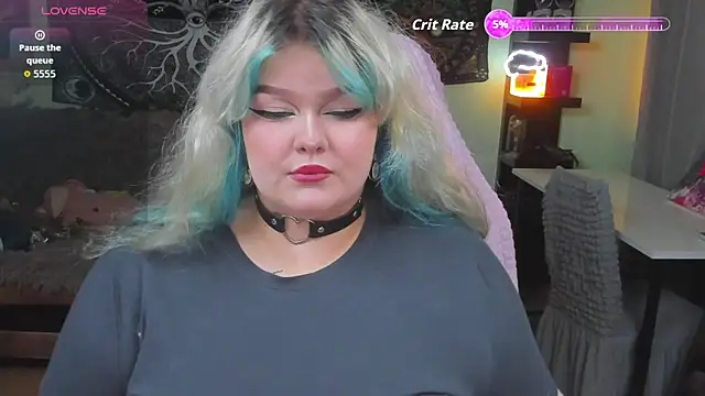  CandyM1lky  online show from November 11, 2025, 6:46 am