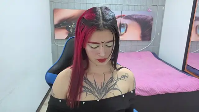  lucia 21 online show from September 22, 2025, 8:33 pm