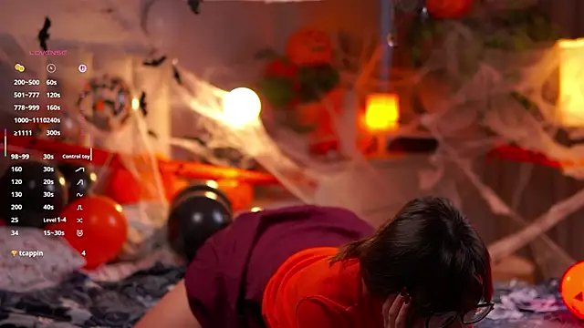 Julia PR0 online show from October 31, 2025, 6:47 am