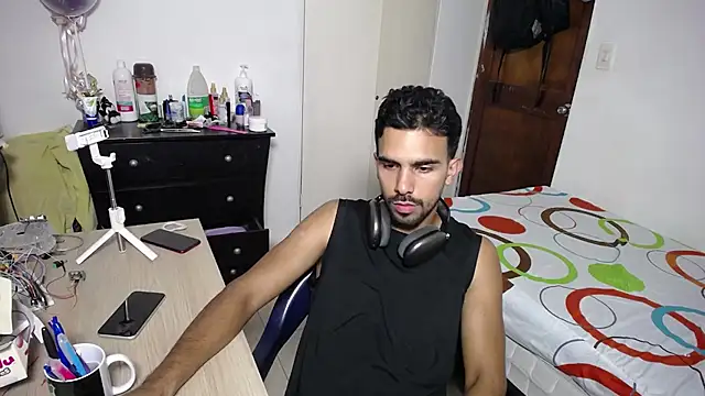 DiegoDesire20 online show from April 20, 2026, 11:28 pm