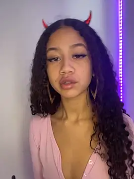 jadee8 online show from October 29, 2025, 7:48 pm