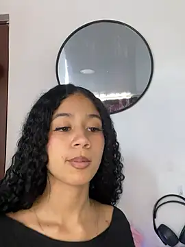 jadee8 online show from April 18, 2026, 7:07 pm