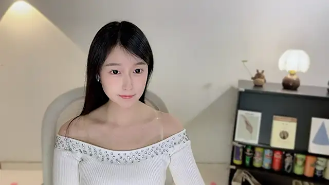 Onechestnut online show from December 17, 2025, 11:38 am