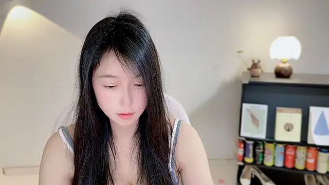 Onechestnut online show from April 3, 2026, 5:38 am