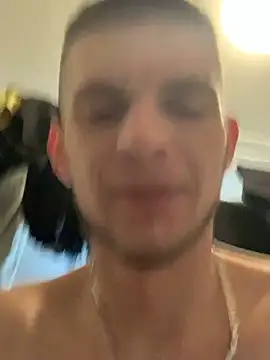 Snapshot of macho1347 chatting on September 28, 2025, 5:51 pm macho1347 online show from September 28, 2025, 5:51 pm