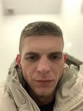 Snapshot of macho1347 chatting on October 5, 2025, 5:22 pm macho1347 online show from October 5, 2025, 5:22 pm