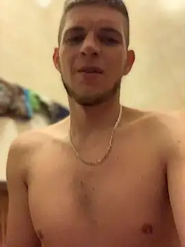 Snapshot of macho1347 chatting on October 7, 2025, 5:32 pm macho1347 online show from October 7, 2025, 5:32 pm