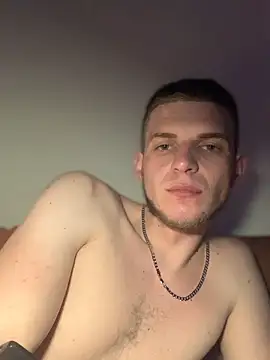 Snapshot of macho1347 chatting on October 10, 2025, 8:41 pm macho1347 online show from October 10, 2025, 8:41 pm