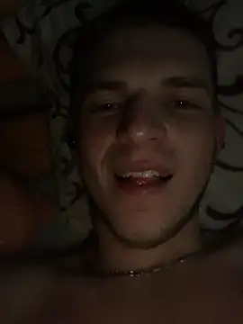 Snapshot of macho1347 chatting on October 17, 2025, 10:12 pm macho1347 online show from October 17, 2025, 10:12 pm