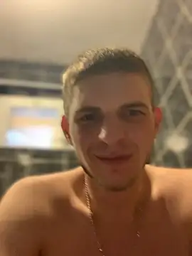 Snapshot of macho1347 chatting on November 3, 2025, 12:17 pm macho1347 online show from November 3, 2025, 12:17 pm