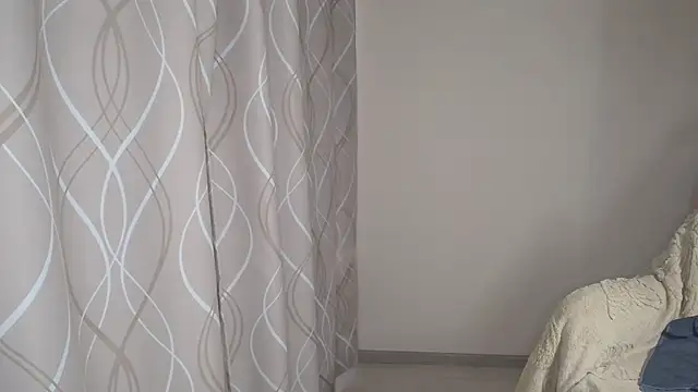 miss  Sophie online show from December 14, 2025, 10:42 am