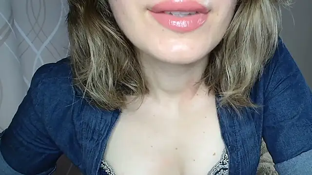 Snapshot of miss__Sophie chatting on July 4, 2026, 6:19 am miss Sophie online show from July 4, 2026, 6:19 am