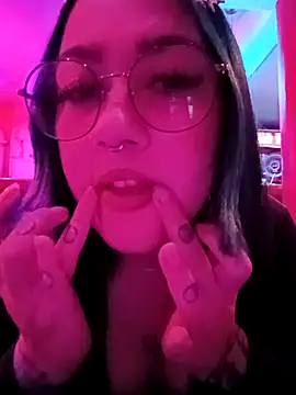 Dulcedeanis online show from April 6, 2026, 2:42 am