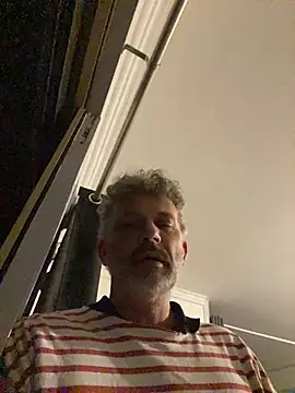 Snapshot of max219 chatting on January 11, 2026, 8:14 pm max219 online show from January 11, 2026, 8:14 pm