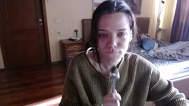 enchanting chloe online show from November 20, 2025, 8:47 am