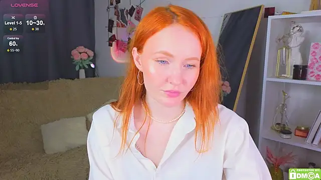 JoyceJones online show from September 19, 2025, 7:03 pm