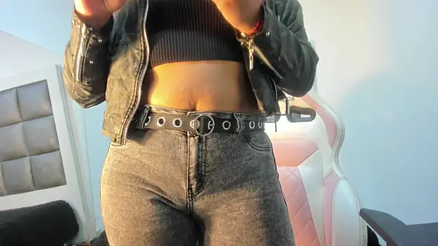 Mia lopez   online show from September 19, 2025, 1:12 pm