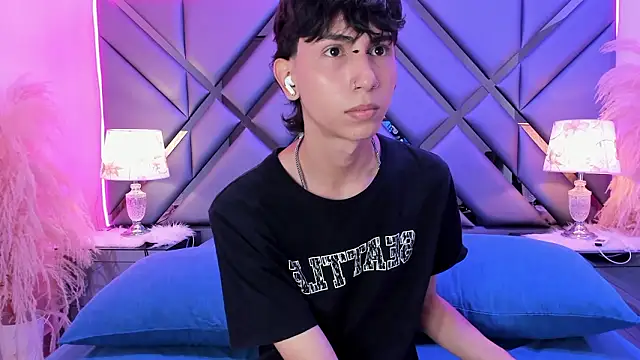 Milan LewisS online show from February 10, 2026, 11:58 am