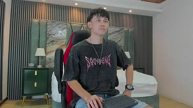 Michael blue online show from October 9, 2025, 8:18 pm