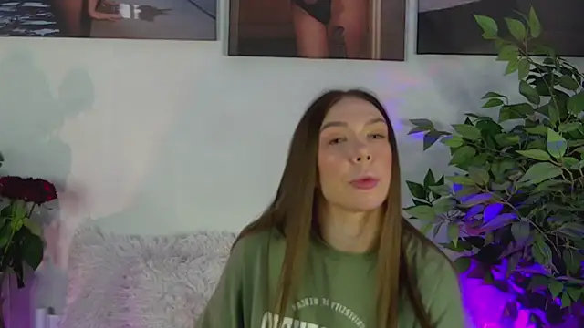 AlysonHuxley  online show from February 21, 2026, 3:07 am