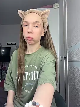 AlysonHuxley  online show from February 23, 2026, 1:58 am