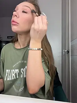 AlysonHuxley  online show from February 26, 2026, 1:48 am