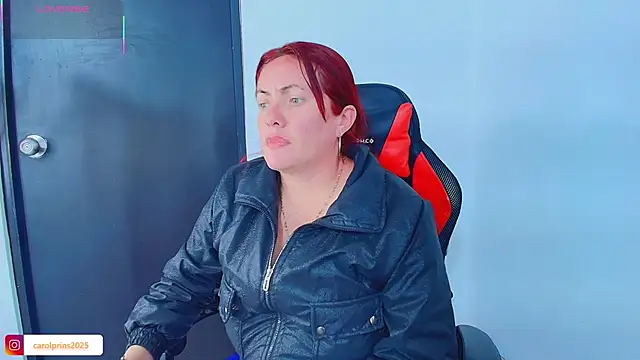 Snapshot of carolinhe_ chatting on November 19, 2025, 7:58 pm carolinhe online show from November 19, 2025, 7:58 pm