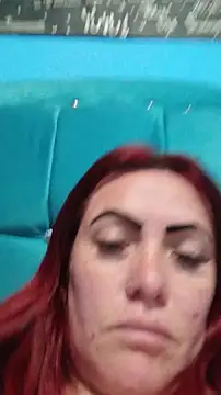 Snapshot of carolinhe_ chatting on November 25, 2025, 2:00 am carolinhe online show from November 25, 2025, 2:00 am