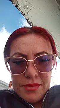 Snapshot of carolinhe_ chatting on November 26, 2025, 8:43 pm carolinhe online show from November 26, 2025, 8:43 pm