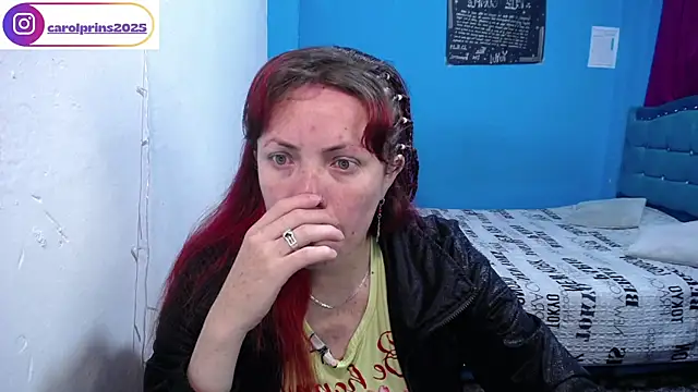 Snapshot of carolinhe_ chatting on March 25, 2026, 11:27 am carolinhe online show from March 25, 2026, 11:27 am