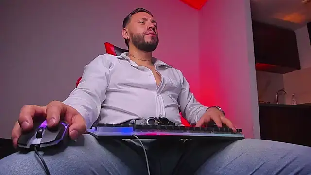 DIMITRI MASTEER online show from February 25, 2026, 5:06 am