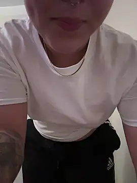 babykalirose online show from October 11, 2025, 2:55 am