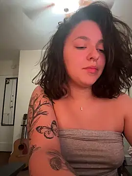 babykalirose online show from April 10, 2026, 3:56 am