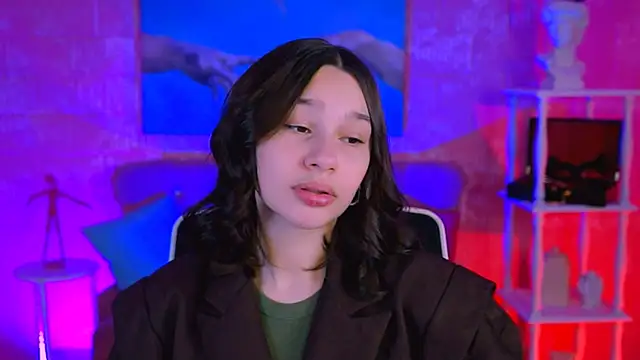 KimClarks  online show from November 14, 2025, 12:26 pm