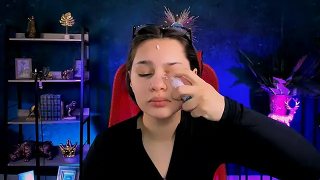 KimClarks  online show from January 9, 2026, 12:41 pm