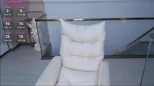 kiko-vv online show from September 19, 2025, 2:18 pm